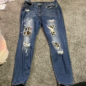 Judy Blue 16W skinny leopard patch jeans